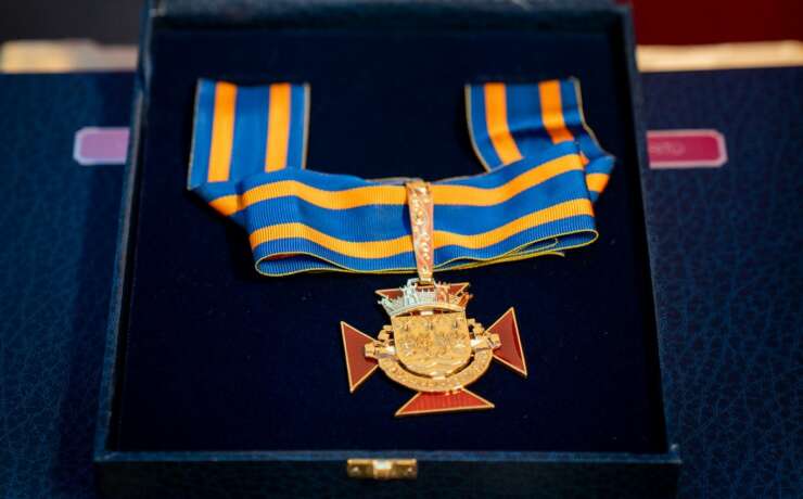 FERIADO MUNICIPAL DA PAMPILHOSA DA SERRA:DIRECTORA DA APG AGRACIADA COM A MEDALHA MUNCIPAL DE VALOR E ALTRUÍSMO